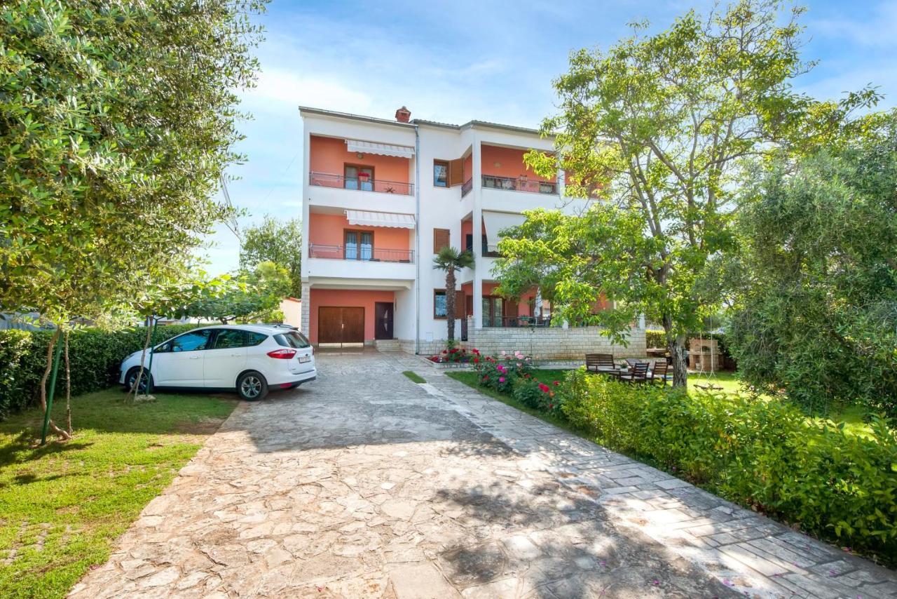 Apartments Adria Rovinj Exteriör bild